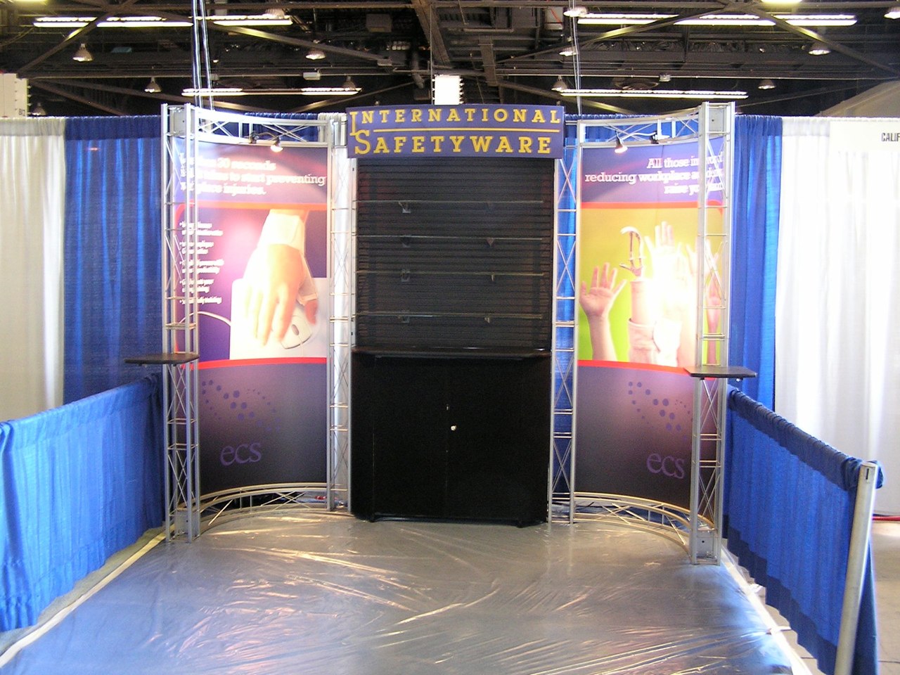 Trade Show Slatwall Display Design with Graphics